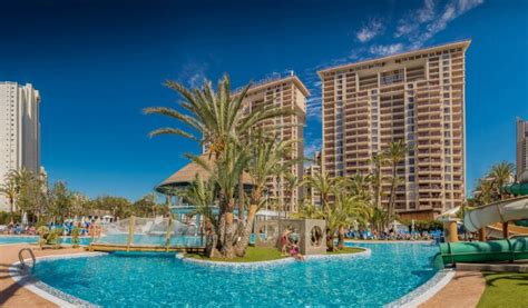 Create Lasting Bonds with Friends and Family at Tropical Splash Benidorm